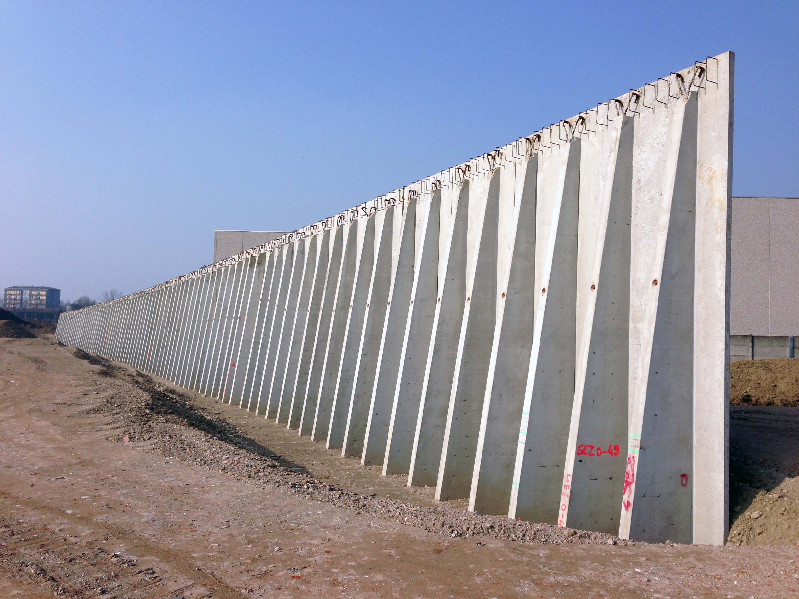 Muro Prefabricado con Contrafuertes